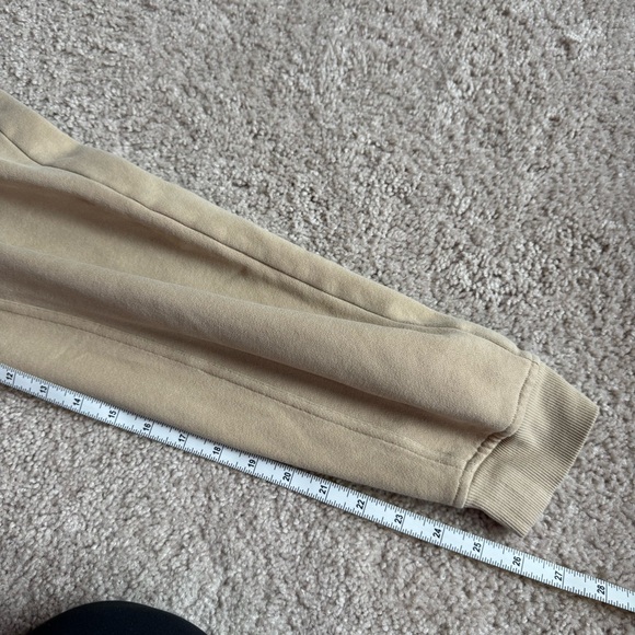 Lululemon Scuba Jogger 26” Trench Tan color size 4 - Picture 9 of 9